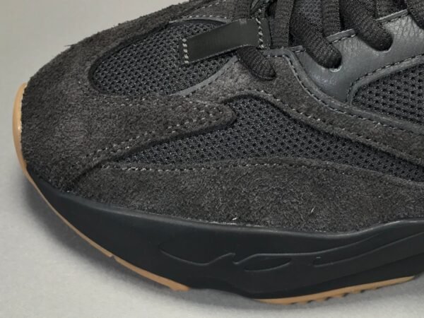 Adidas Yeezy 700 UTIBLK   FV5304 - Image 17