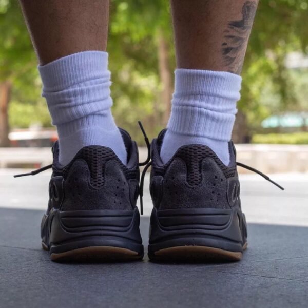 Adidas Yeezy 700 UTIBLK   FV5304 - Image 30