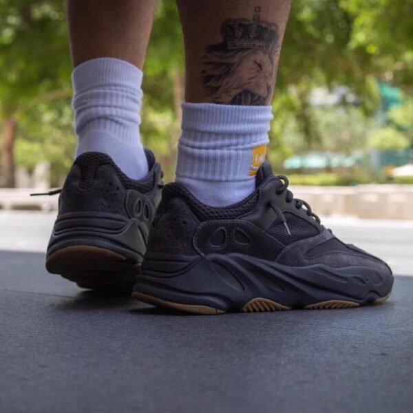 Adidas Yeezy 700 UTIBLK   FV5304 - Image 31