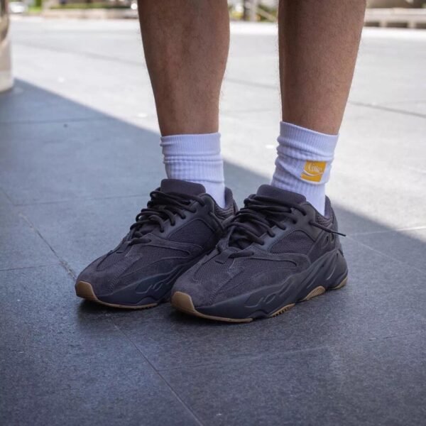 Adidas Yeezy 700 UTIBLK   FV5304 - Image 32
