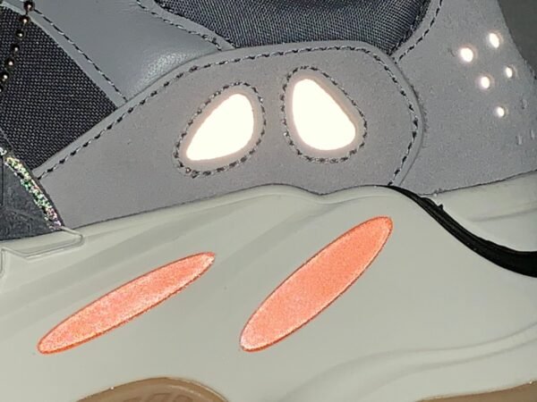 Adidas Yeezy 700 Magnet   FV9922 - Image 14