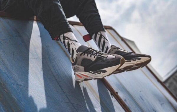 Adidas Yeezy 700 Magnet   FV9922 - Image 27