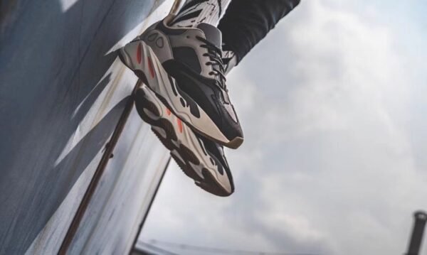 Adidas Yeezy 700 Magnet   FV9922 - Image 33