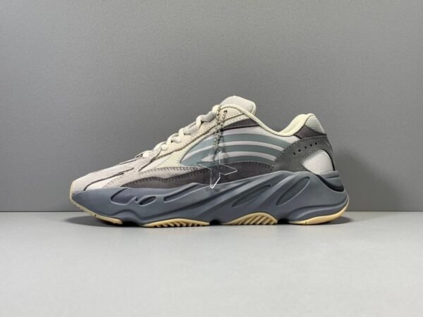 Adidas Yeezy 700 V2 “TEPHRA”    FU7914