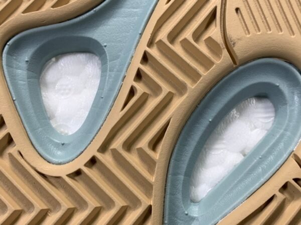 YEEZY 700 BOOST CARBLU     FW2498 - Image 16