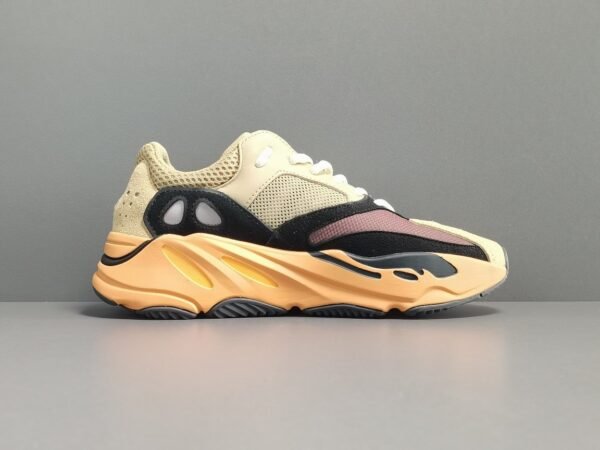 YEEZY BOOST 700＂Enflame Amber＂  GW0297 - Image 3