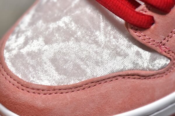 Nike SB Dunk Low x StrangeLove Skateboards Valentine's Day Pink    CT2552-800 - Image 10