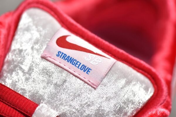 Nike SB Dunk Low x StrangeLove Skateboards Valentine's Day Pink    CT2552-800 - Image 12