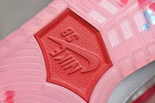 Nike SB Dunk Low x StrangeLove Skateboards Valentine's Day Pink    CT2552-800 - Image 15