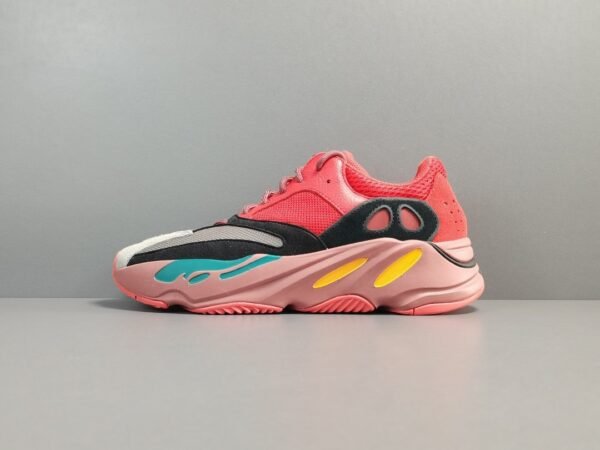 EEZY BOOST 700＂Hi-Res Red ＂   HQ6979