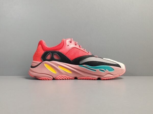 EEZY BOOST 700＂Hi-Res Red ＂   HQ6979 - Image 2