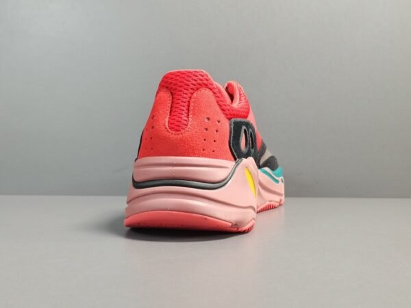EEZY BOOST 700＂Hi-Res Red ＂   HQ6979 - Image 6