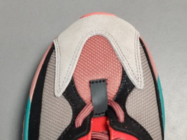 EEZY BOOST 700＂Hi-Res Red ＂   HQ6979 - Image 10