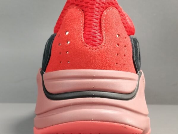EEZY BOOST 700＂Hi-Res Red ＂   HQ6979 - Image 14