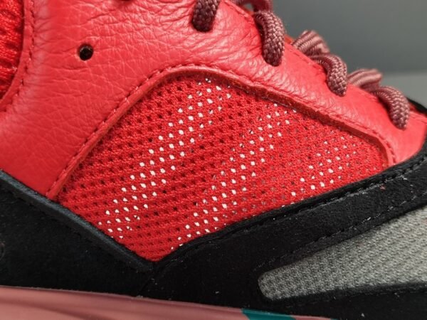 EEZY BOOST 700＂Hi-Res Red ＂   HQ6979 - Image 15