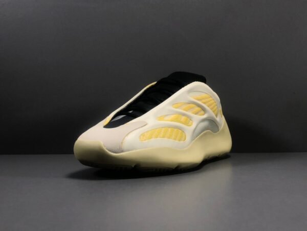 YEEZY 700 V3 “Safflower”     G54853 - Image 6