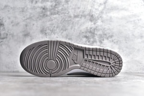 Nike Dunk Low x LV Customized color scheme    LV0526-595 - Image 6