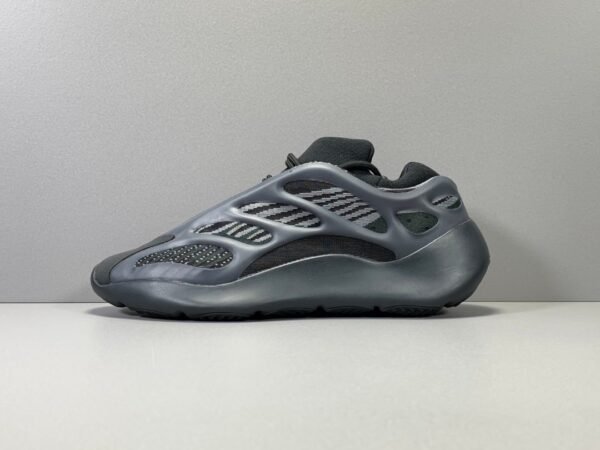 YEEZY 700 V3 “ALVAH”    H67799