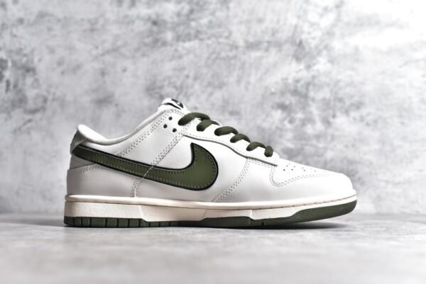 Nike SB Dunk Low KAWS Collaboration - White Green Tick    DD1391-121 - Image 3