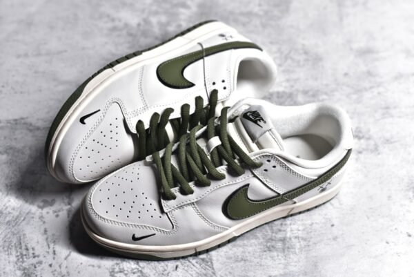 Nike SB Dunk Low KAWS Collaboration - White Green Tick    DD1391-121 - Image 6