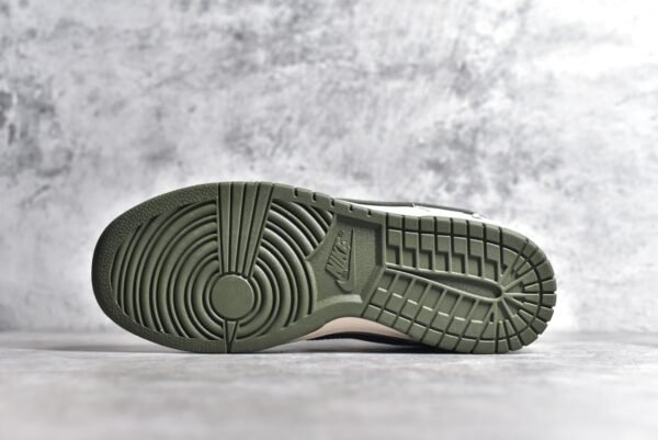 Nike SB Dunk Low KAWS Collaboration - White Green Tick    DD1391-121 - Image 9
