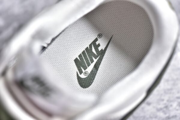 Nike SB Dunk Low KAWS Collaboration - White Green Tick    DD1391-121 - Image 15