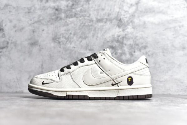 Nike SB Dunk Low BAPE Collaboration - White Brown Hook    XD6188-019
