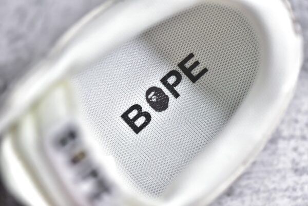 Nike SB Dunk Low BAPE Collaboration - White Brown Hook    XD6188-019 - Image 15