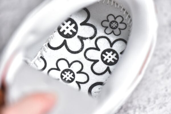 Nike SB Dunk Low Sunflower smiley face white orange    DG24440 - Image 18