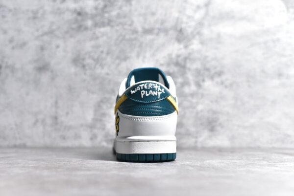 Nike SB Dunk Low Sunflower smiley face white yellow    DG24440 - Image 5