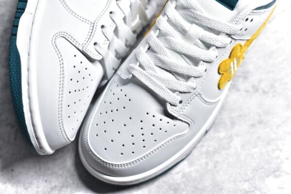Nike SB Dunk Low Sunflower smiley face white yellow    DG24440 - Image 8