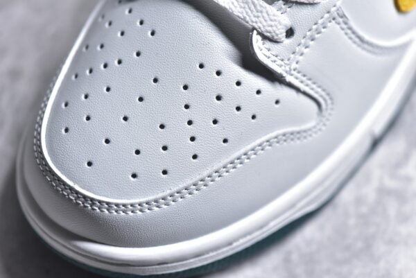 Nike SB Dunk Low Sunflower smiley face white yellow    DG24440 - Image 10