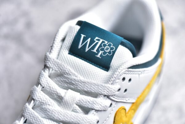 Nike SB Dunk Low Sunflower smiley face white yellow    DG24440 - Image 11