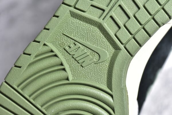 Nike SB Dunk Low Sunflower smiley face black, white, green    DG24440 - Image 14