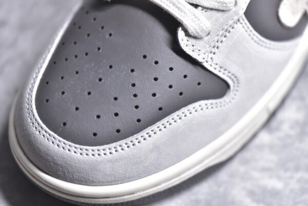 Nike SB Dunk Low Sunflower smiling face gray white    DG24440 - Image 10