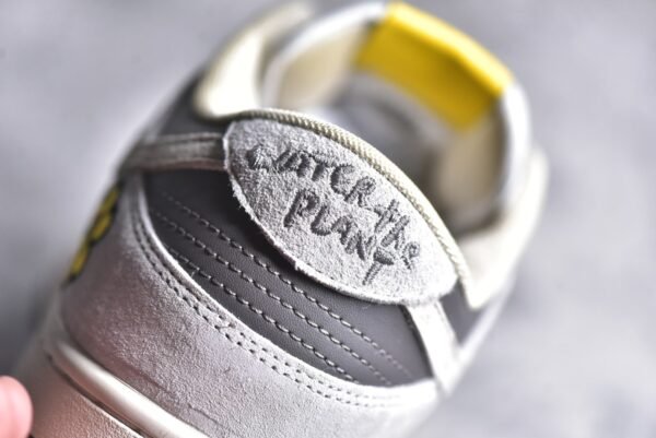 Nike SB Dunk Low Sunflower smiling face gray white    DG24440 - Image 13
