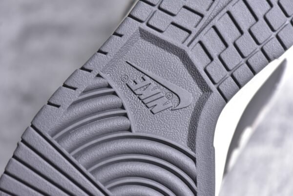 Nike SB Dunk Low Sunflower smiling face gray white    DG24440 - Image 14