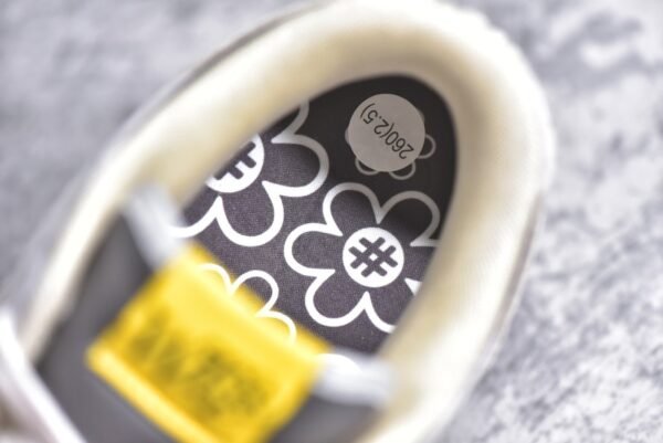 Nike SB Dunk Low Sunflower smiling face gray white    DG24440 - Image 15
