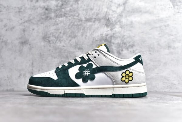 Nike SB Dunk Low Sunflower smiley face white green    DG24440