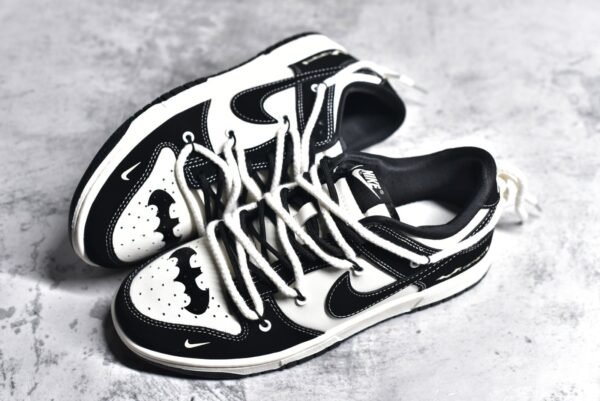 Nike SB Dunk Low Marvel Collaboration - Batman    FC1688-165 - Image 7