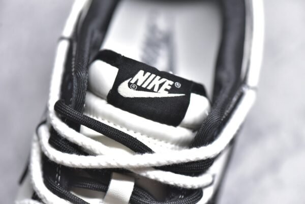 Nike SB Dunk Low Marvel Collaboration - Batman    FC1688-165 - Image 11