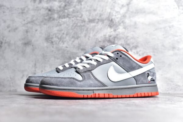 Nike SB Dunk Low Staple NYC Pigeon    304292 011 - Image 2
