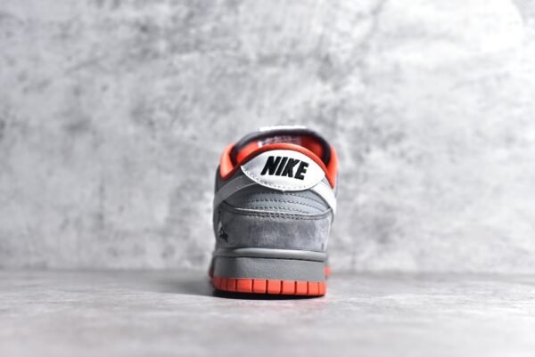 Nike SB Dunk Low Staple NYC Pigeon    304292 011 - Image 5