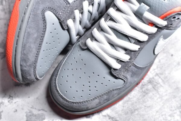 Nike SB Dunk Low Staple NYC Pigeon    304292 011 - Image 8