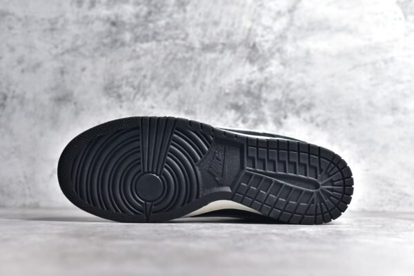 Nike SB Dunk Low Premium "Strummer" Black Brown    313170 006 - Image 6