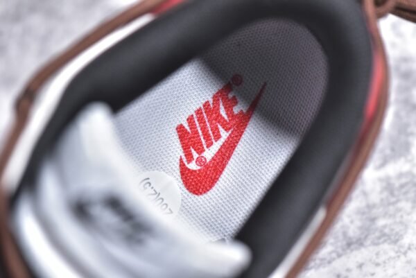 Nike SB Dunk Low Flame cloud pattern red brown    FD9762-061 - Image 15