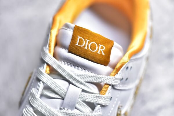 Nike SB Dunk Low Dior collaboration - fluorescent yellow    JH8036-916 - Image 11