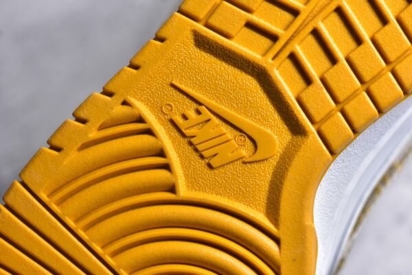 Nike SB Dunk Low Dior collaboration - fluorescent yellow    JH8036-916 - Image 14