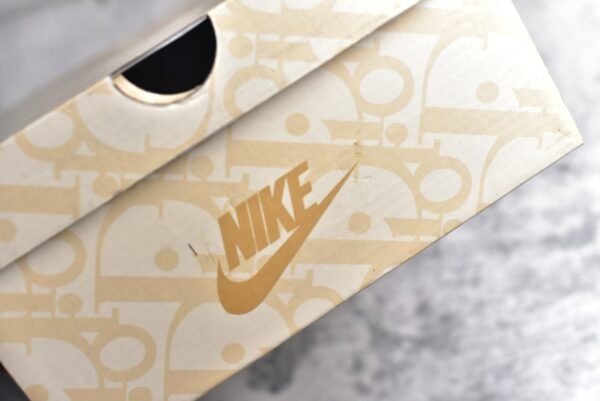 Nike SB Dunk Low Dior collaboration - fluorescent yellow    JH8036-916 - Image 22