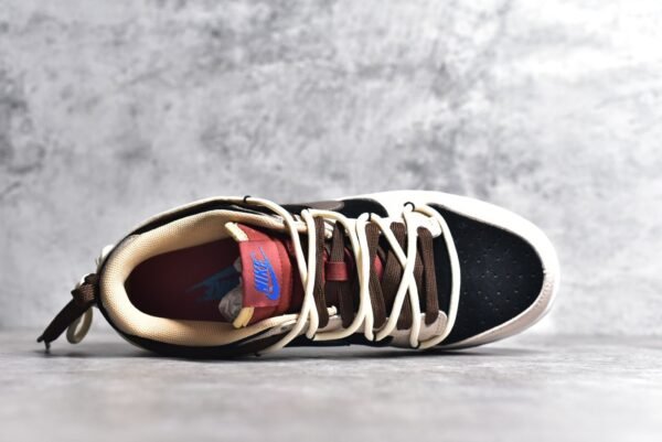 Nike SB Dunk Low Hiking in the mountains and wilderness    DR9704-200 - Image 4
